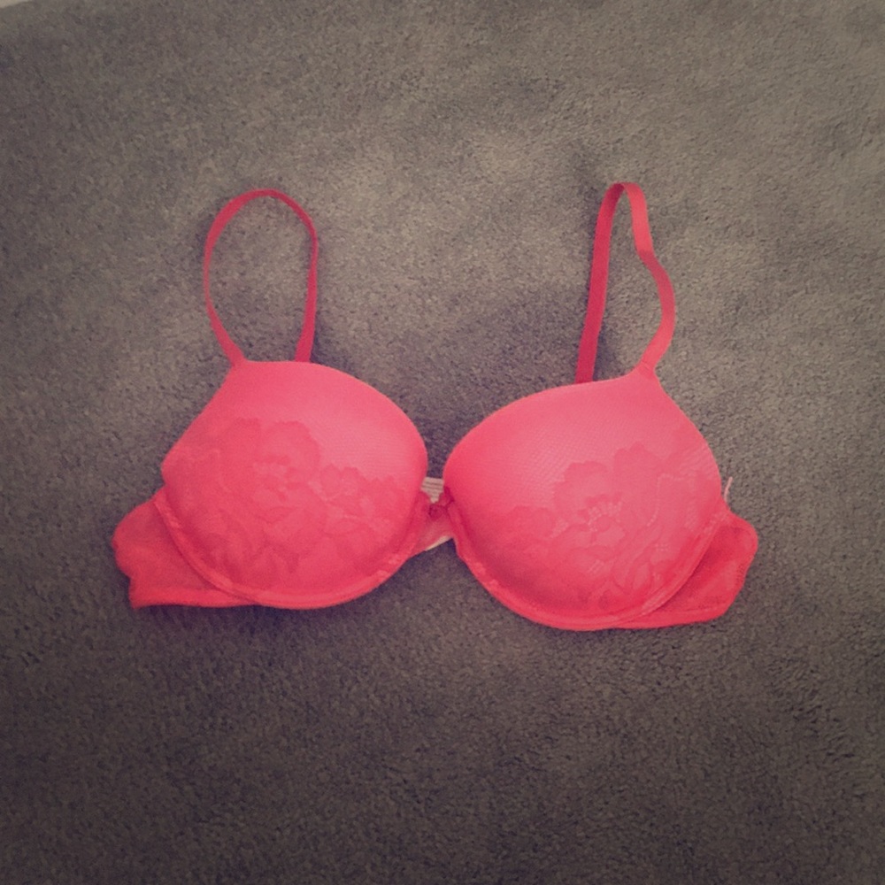 Gilligan and O’Malleys bra